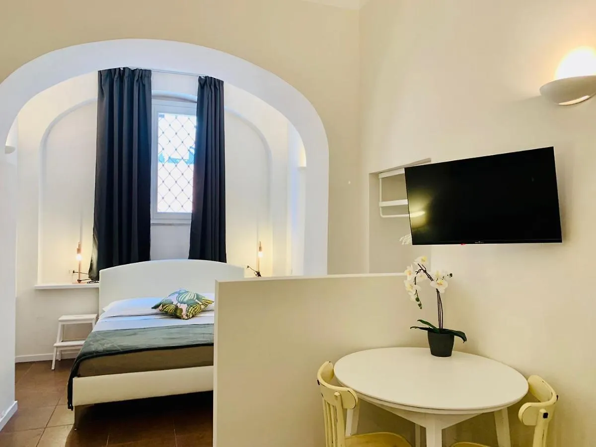 アパートホテル Eccelso Suites ローマ