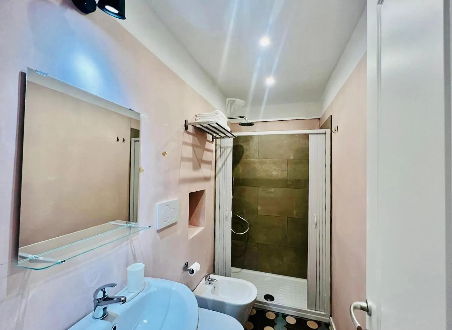 Eccelso Suites ローマ